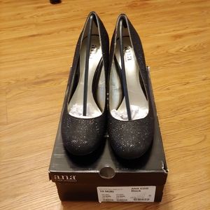 NWT a.n.a Edie Round Toe Shimmer Pumps, Size 10M